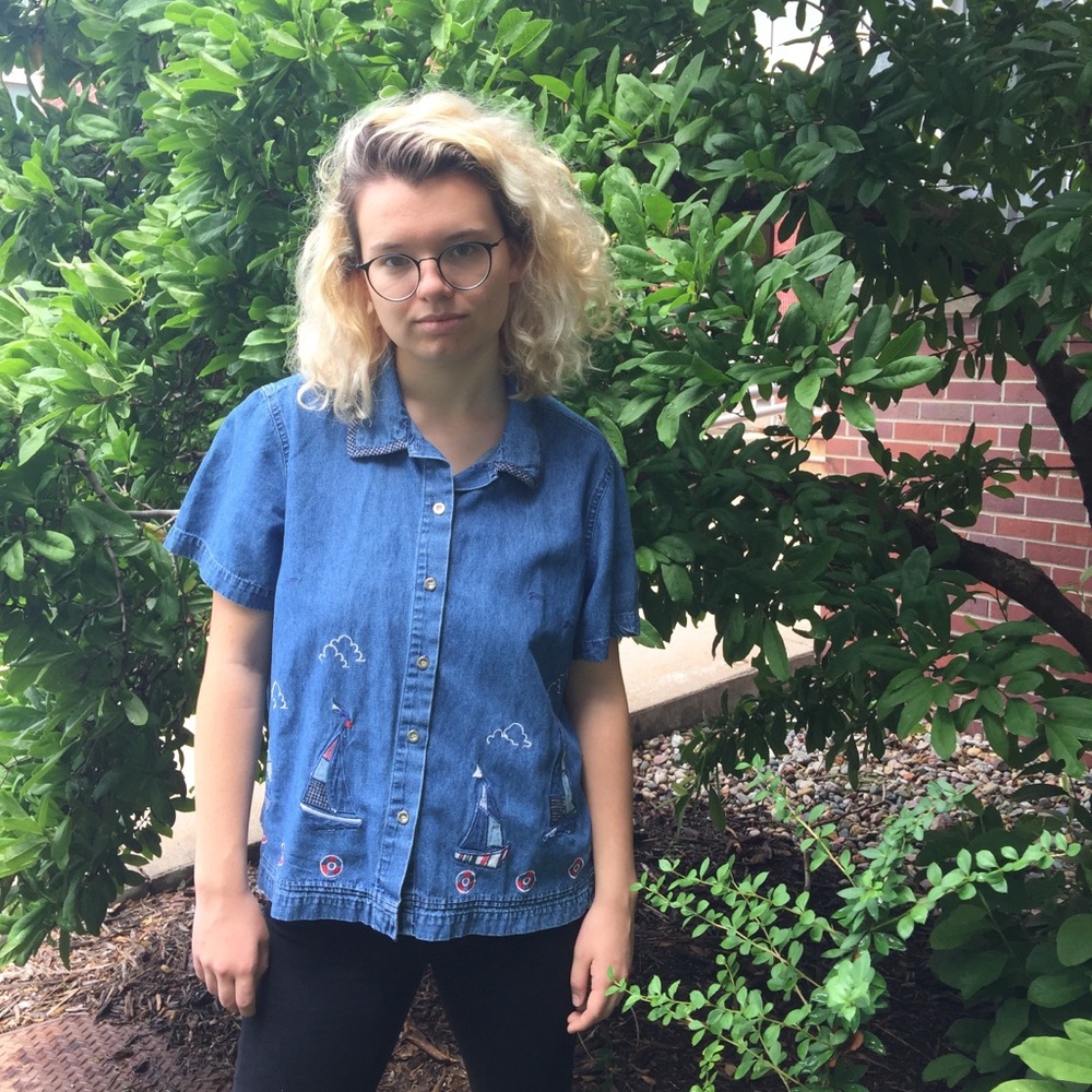 EMBROIDERED SAILBOAT DENIM BUTTON DOWN